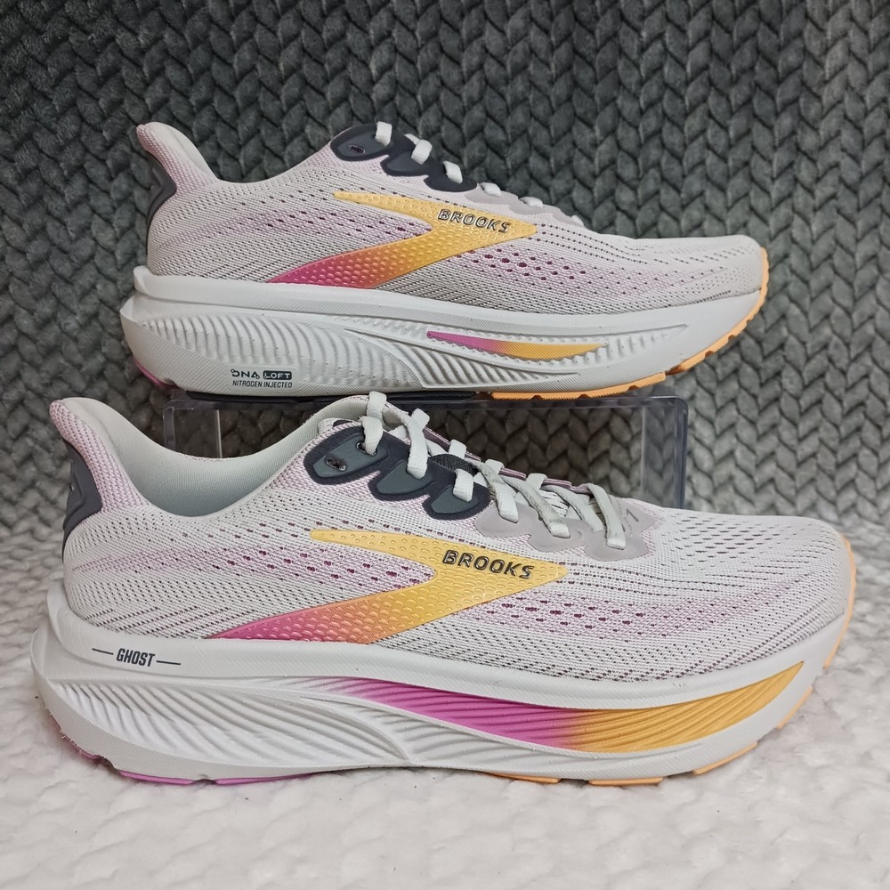 Brooks Ghost 17 Oyster Apricot Pink Women's Walking Running Sneakers Shoes Sz 8